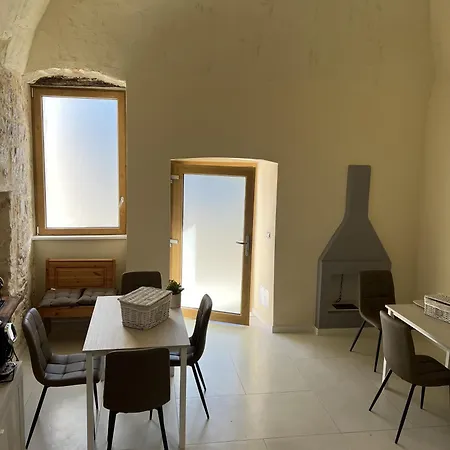 Couette-café Intra Moenia 3*